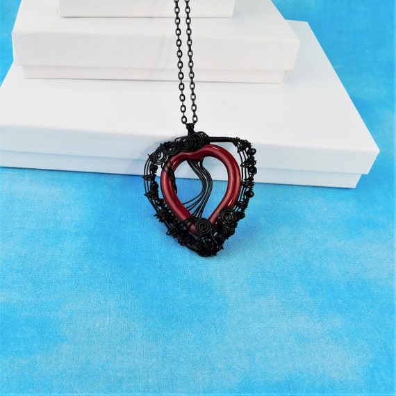 Artistic Romantic Black Heart Necklace, Large Woven Wire Wrapped Red Heart Pendant, Romantic Wearable Art Jewelry Anniversary Gift for Wife