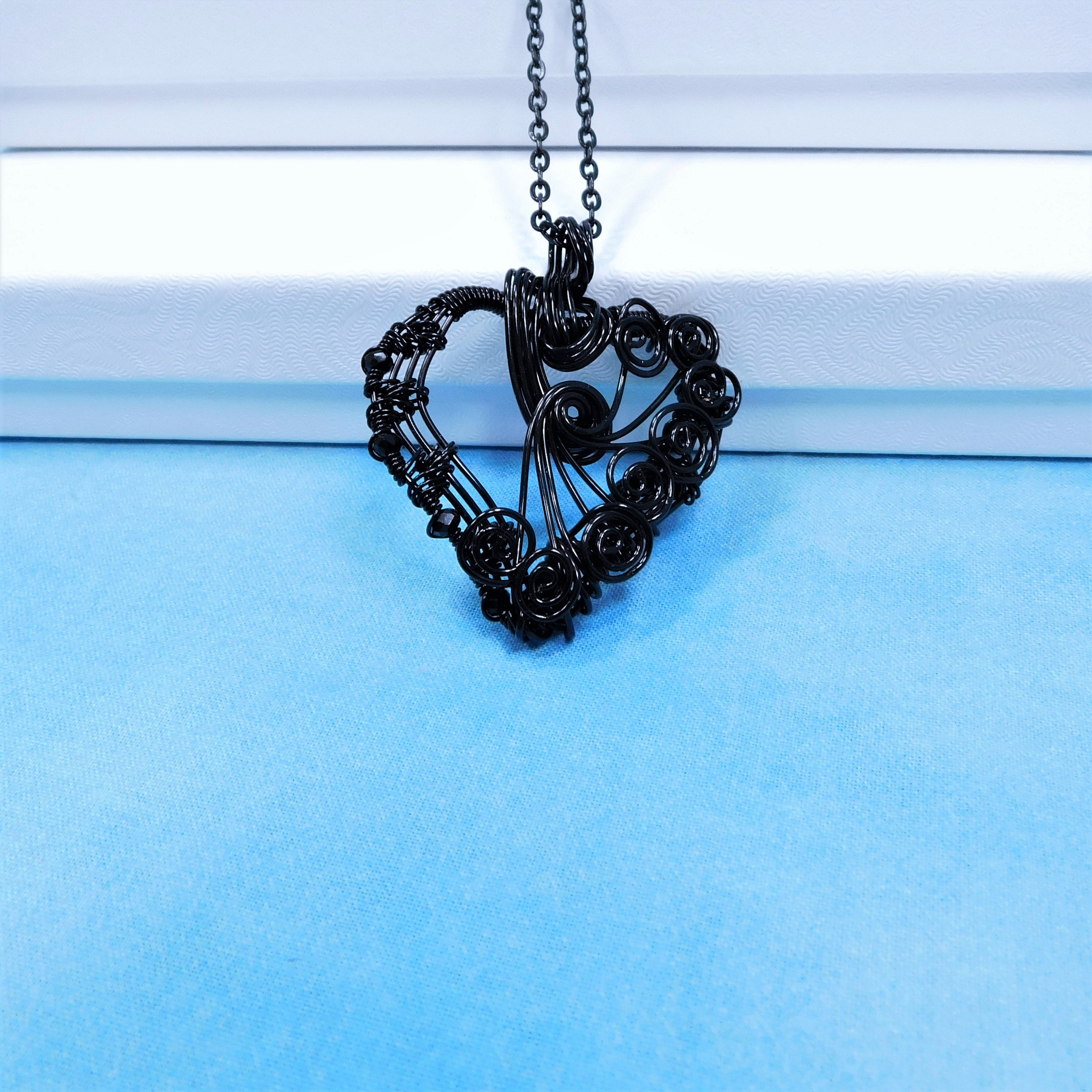 Black heart necklace Clearance