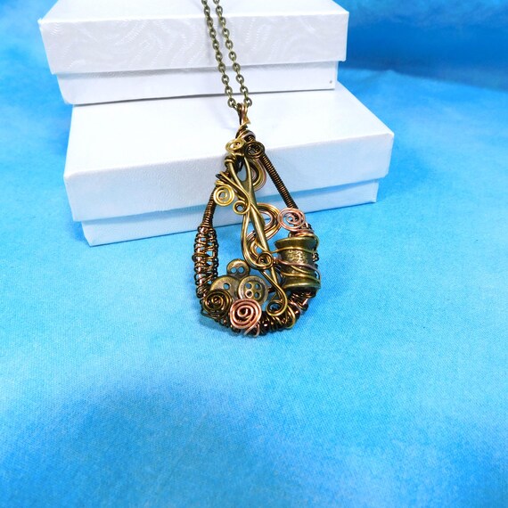 Sewing Theme Pendant Gifts for Mom From Daughter, Unique Woven Wire Jewelry for Seamstress, Necklace for Wife, Present for Women who Sew