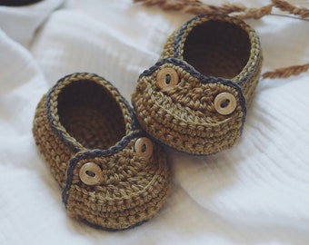 Patrón de ganchillo: Mocasines de dos botones (solo en inglés)