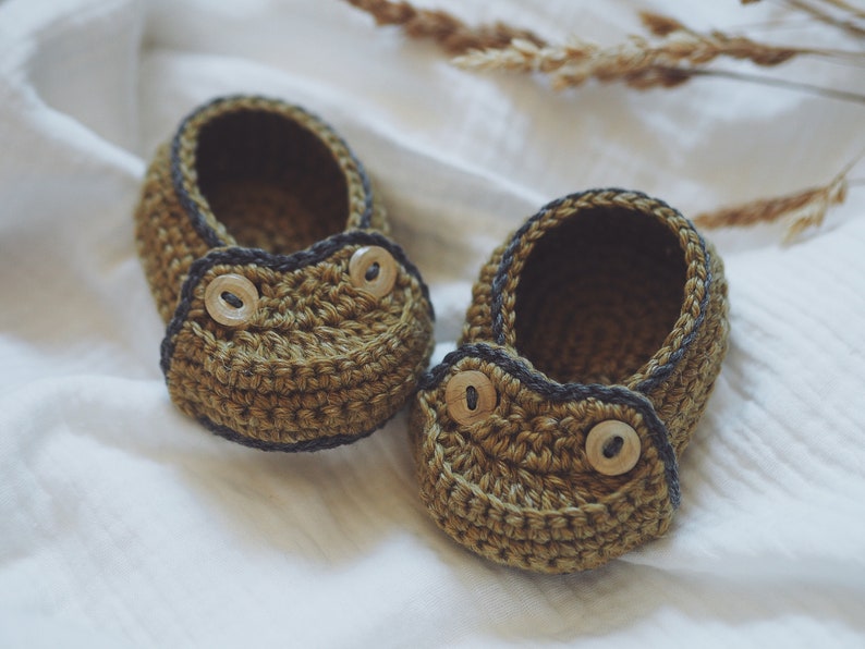 Crochet PATTERN Two Button Moccasins English only image 4