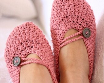 Crochet PATTERN Pretty in Pink Ladies Slippers (english Only) - Main Image