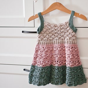 Molde para vestido de crochê - Vestido Hibisco (tamanhos de 0 a 6 meses até 8 anos) (somente em inglês)