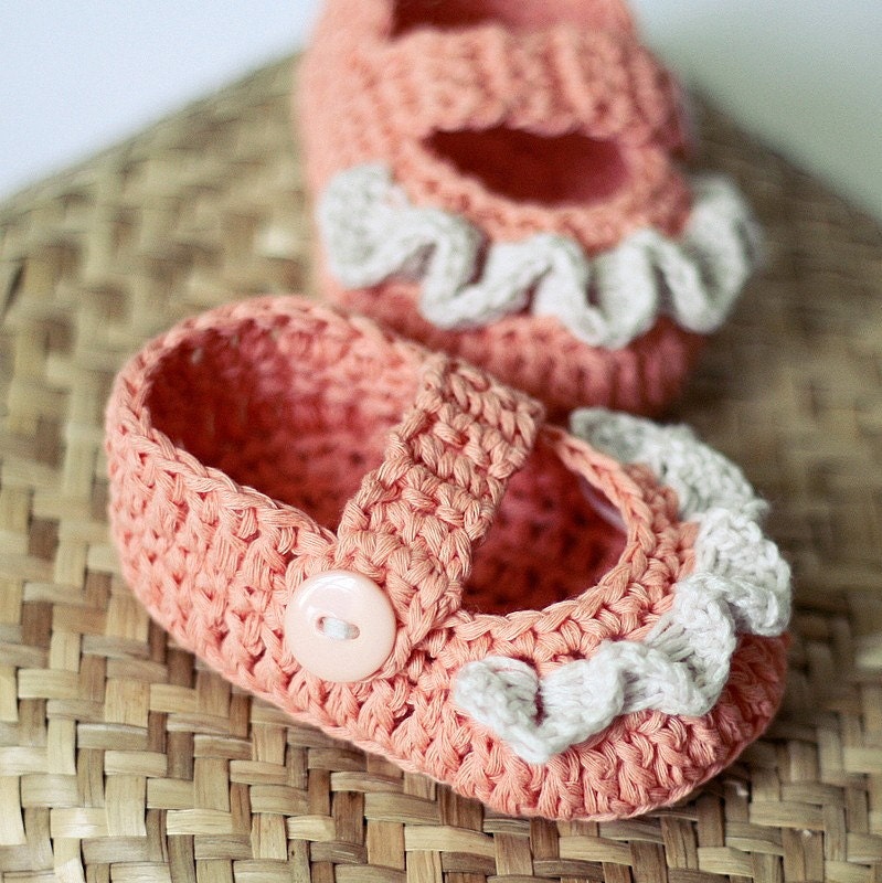 Crochet PATTERN Ruffle Mary Janes english Only | Etsy