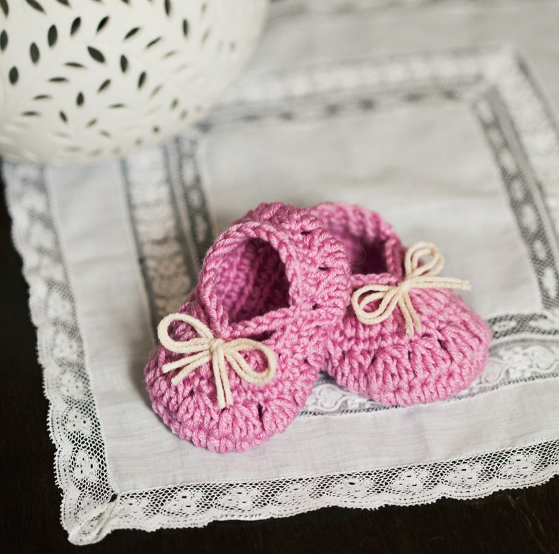 Crochet PATTERN Petit Bow Booties English only image 2
