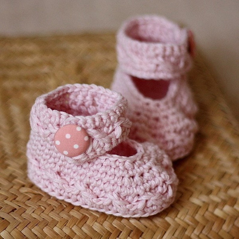 Crochet PATTERN Polka Dot Baby Mary Janes English only image 2