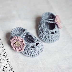 Crochet PATTERN - Old Rose Baby Booties (English only)