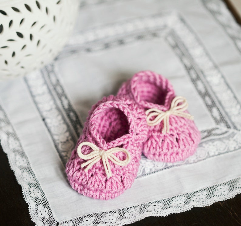 Crochet PATTERN Petit Bow Booties English only image 3