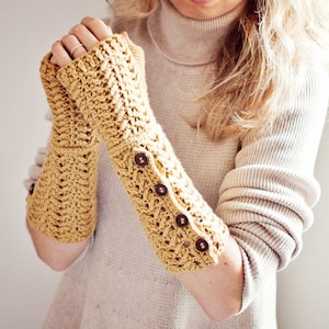 Crochet PATTERN - Buttoned Fingerless Gloves (English only)