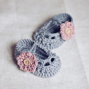 Crochet PATTERN Old Rose Baby Booties English only image 3