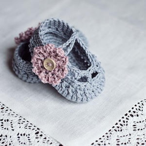 Crochet PATTERN Old Rose Baby Booties English only image 2