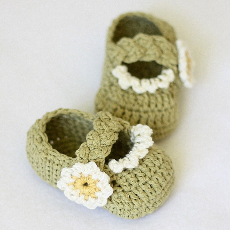 Crochet PATTERN Daisy Braided Strap Booties 0-6,6-12 months English only image 3