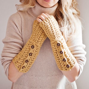 Crochet PATTERN Buttoned Fingerless Gloves English only image 2