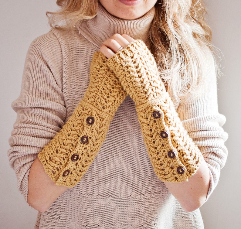 Crochet PATTERN Buttoned Fingerless Gloves English only image 2