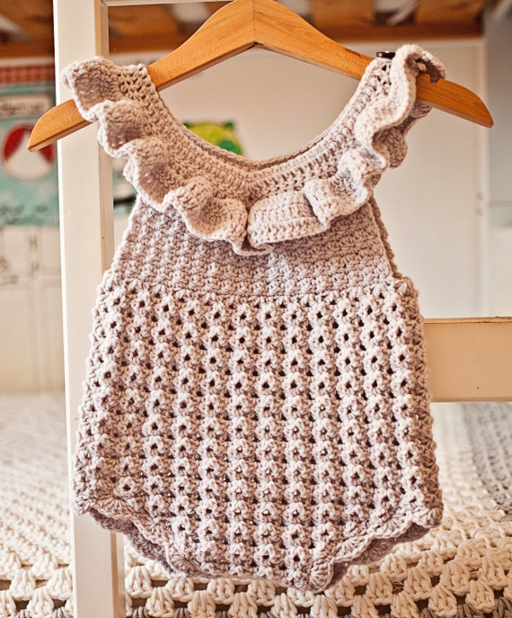 Crochet PATTERN Ruffle Romper sizes 0-6 and 6-12 Months english Only 