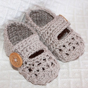 Crochet PATTERN - One Strap Baby Booties