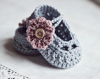 Crochet PATTERN - Old Rose Baby Booties (English only)