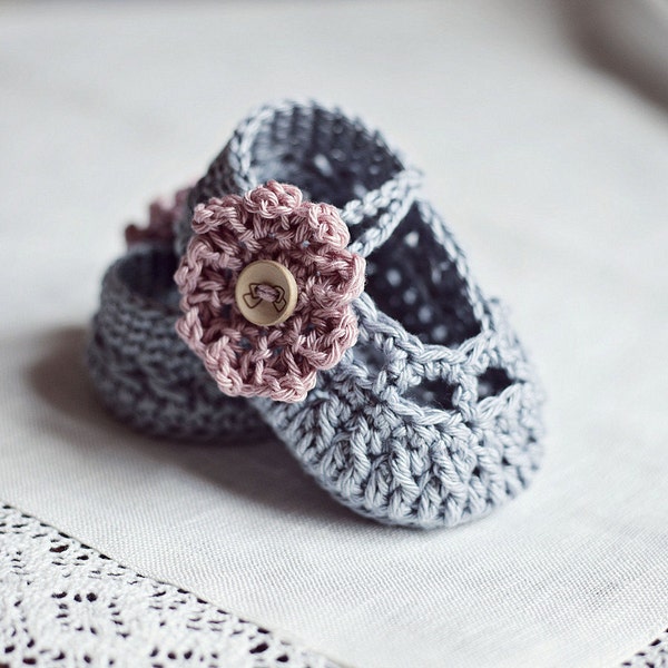 Crochet PATTERN - Old Rose Baby Booties (English only)