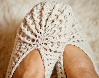 Crochet PATTERN  - Spider Mama Slippers (adult sizes) (English only)