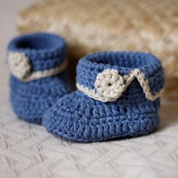 Crochet PATTERN for baby booties - Short Cuff Baby Boots (English only)