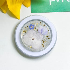 Handmade Real Hydrangea Flower Resin Phone Grip, Magnetic Dried Pansy Grip For Kindle, Pressed Strawberry Fruit Folding Base, Christmas Gift