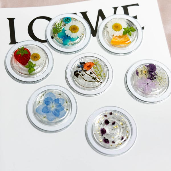 Poignée pour téléphone en résine faite main avec de vraies fleurs, Poignée pour téléphone magnétique avec marguerite et fraise, Poignée en forme de fleur pressée pour hortensias, Base pliante Myosotis