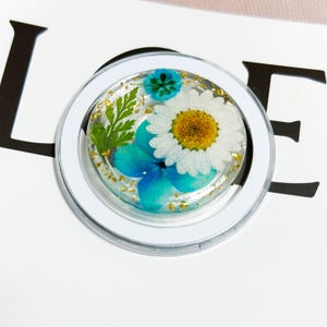 Poignée pour téléphone en résine faite main avec de vraies fleurs, Poignée pour téléphone magnétique avec marguerite et fraise, Poignée en forme de fleur pressée pour hortensias, Base pliante Myosotis
