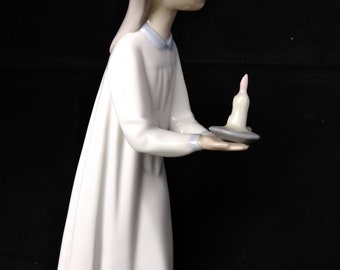 LLADRO GIRL w/ CANDLE Figuriene, Retired Porcelain 'Children in Pajamas' Series,Marked Plaza Hotel Madrid 1977,Free Shipping