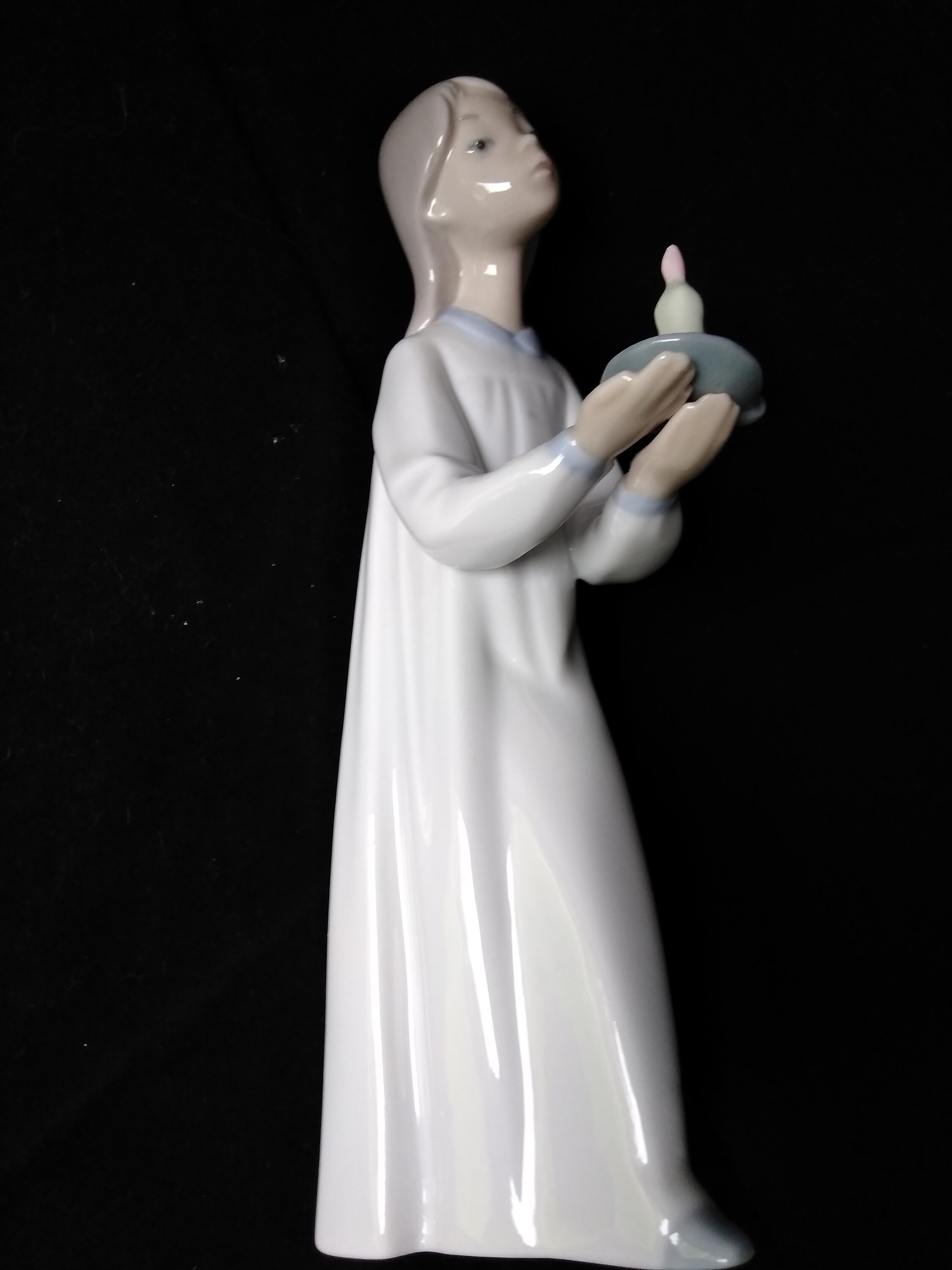 LLADRO GIRL w/ CANDLE Figuriene, Retired Porcelain 'Children in Pajamas' Series,Marked Plaza Hotel Madrid 1977,Free Shipping