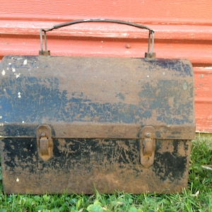 METAL LUNCH BOX, Rusty Crusty Domed Lunchbox,Industrial Lunchbox,Lunchbox w Initials,NLMs Work Lunchbox,Used Lunchbox,Organizer,Supply image 5