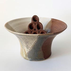 Studio Keramik Ikebana Vase, Blumen Steckvase, Ikebana Schale, Lochvase, Japandi Stil, Handarbeit, Handwerkskunst, Studio Töpferei, Vintage