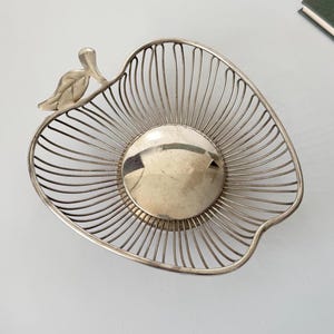 Mid Century Apple Metal Key, Apple Metal Bowl, Wire Basket, Bread Basket, Fruit Basket, Vintage Tableware, Minimalist, Modernist, Gift