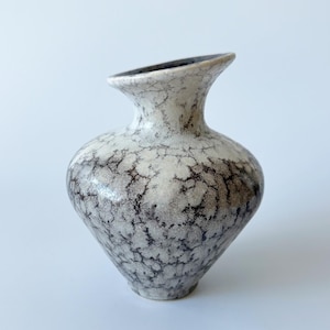 Walter Gerhard Keramik 542/17, ceramic vase with flowing glaze, asymmetrical opening, bulbous shape, Mid Century, West Germany Pottery, WGP