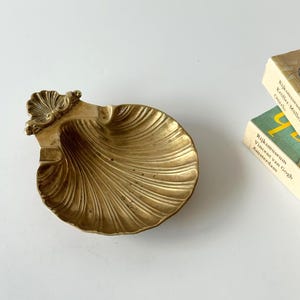 Brass shell bowl, shell soap dish, shell jewelry dish, brass bowl, brass plate, ashtray, Mid Century Modern, Vintage
