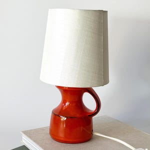 Mid Century Keramik Leuchte, Steuler Keramik Lampe, Space Age Tischlampe, Rarität, Orange, Keramikfuß mit Henkel, West Germany, WGP, Vintage