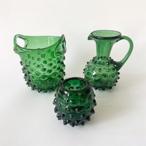 Juego de vidrio Vetro Verde di Empoli, jarrón, jarra, cesta, vidrio verde, arte en vidrio italiano, vidrio de colección, vidrio con clavos, vidrio con nudos, vidrio verrugoso, vintage