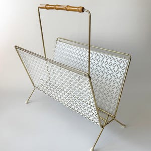Mid Century Brass Magazine Rack, Brass Newspaper Rack with Bamboo Handle, Magazine Rack, Retro Newspaper Holder, String Era, Vintage