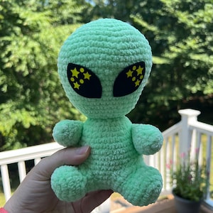 Crochet Alien Plushie | Crochet Alien Amigurumi | Stuffed Alien