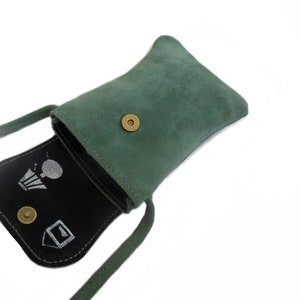 COZY serigrafía bolso de teléfono cartera verde cuero