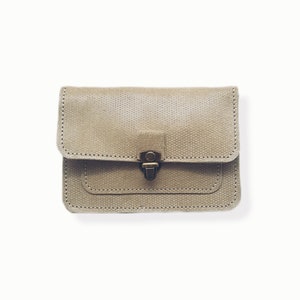 Cartera de piel beige TICTUC