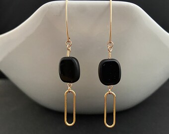 Boucles d’oreilles en onyx trombones remplies d’or avec fils d’oreille Marquise