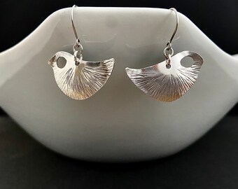 Boucles d’oreilles Fine Silver Handmade Hammered Bird Dove avec fils d’oreille Français hypoallergéniques