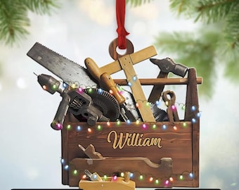 Personalisierte Carpenter Toolbox Ornament, Handwerker Weihnachtsgeschenk, Holzbearbeitungswerkzeug Weihnachtsdekoration