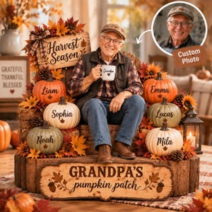 Puede incluir: Un expositor decorativo de madera con el texto "Harvest Season" y "GRANDPA'S pumpkin patch", adornado con hojas de otoño, piñas y seis calabazas etiquetadas con los nombres Liam, Sophia, Noah, Emma, Lucas y Mila.