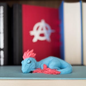 Dungeon Crawler Carl Mongo Figure: Bookshelf Decor and Fan Gift