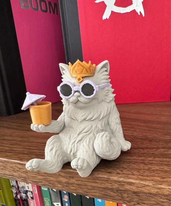 Dungeon Crawler Carl Princess Donut Figure: Cat with Dirty Shirley, Desperado Club Bookshelf Decor and Fan Gift
