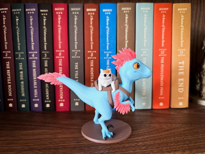 Dungeon Crawler Carl Mongo and Princess Donut Figure: Cat Bookshelf Decor and Fan Gift image 2