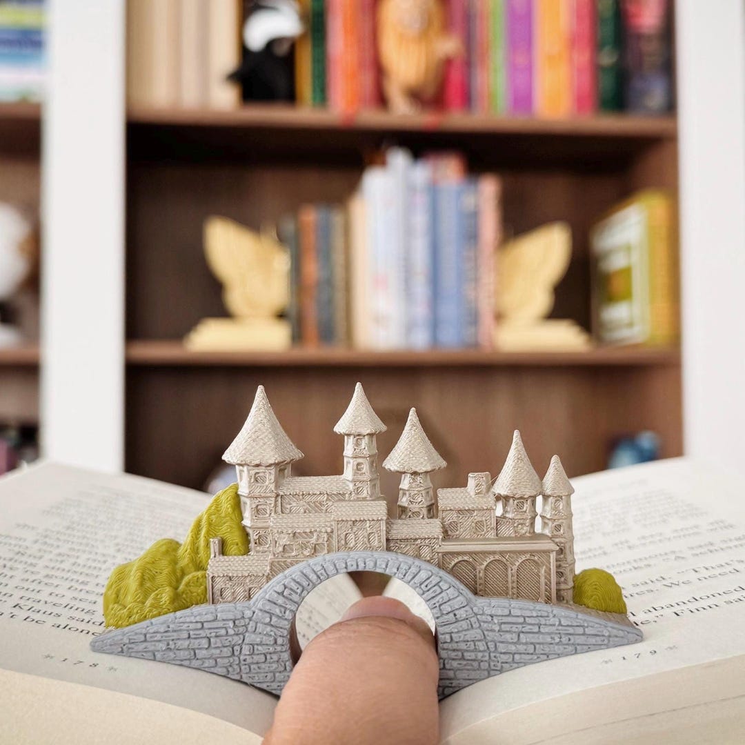 Just One More Chapter Reading Ring | Book Ring | Page Holder | Basgiath ...