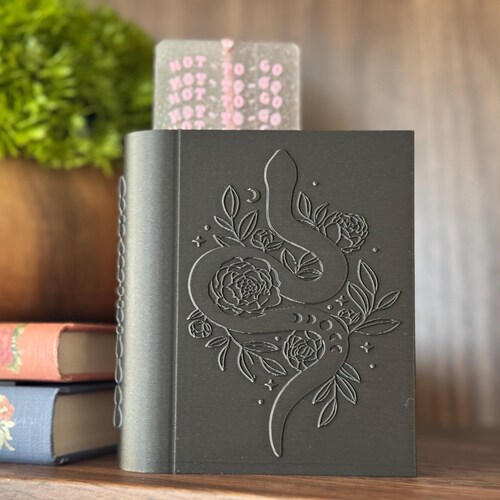 Porte-marque-page | Décoration d'étagère imprimée en 3D | Cadeau lecteur | forme livre | Coutume livresque