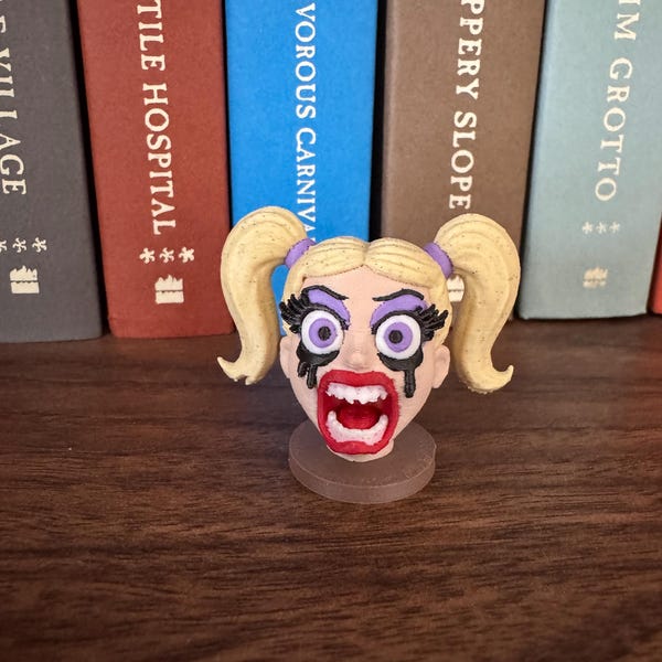 Samantha Figure: Dungeon Crawler Carl |DCC Bookshelf Decor and Fan Gift